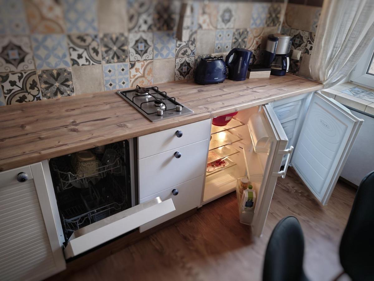 Flat In Neo Country Style Aus Gruenderzeit Bis 6 Person Appartement Leipzig Buitenkant foto
