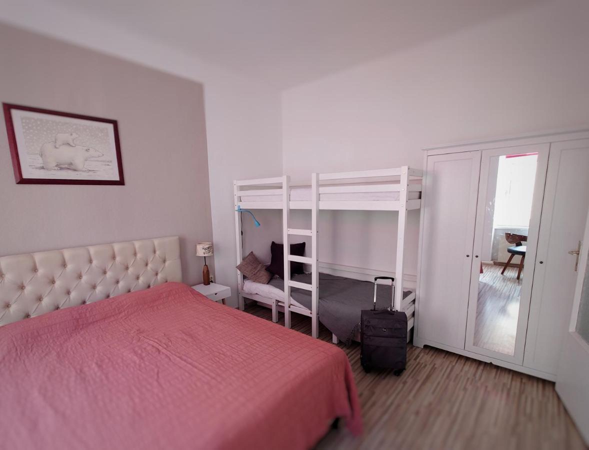 Flat In Neo Country Style Aus Gruenderzeit Bis 6 Person Appartement Leipzig Buitenkant foto