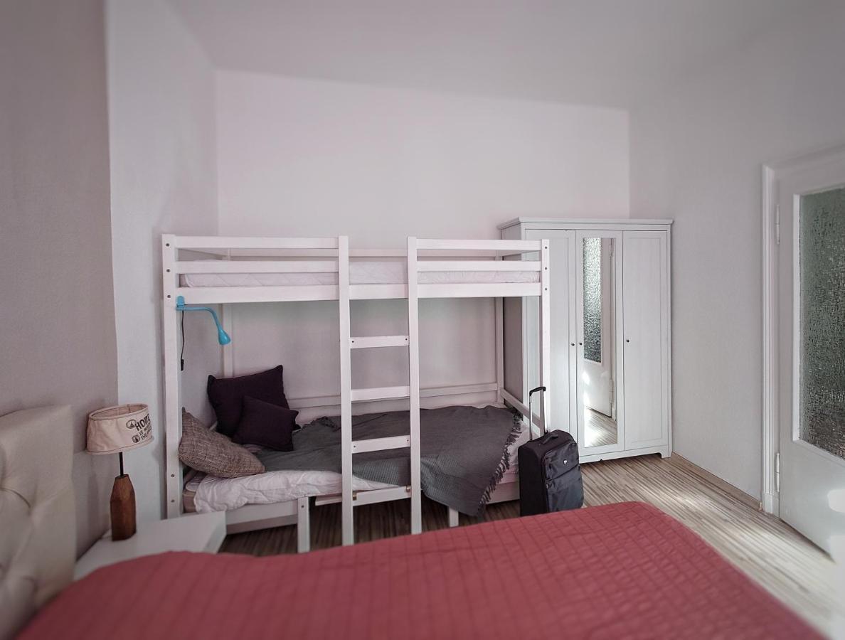 Flat In Neo Country Style Aus Gruenderzeit Bis 6 Person Appartement Leipzig Buitenkant foto