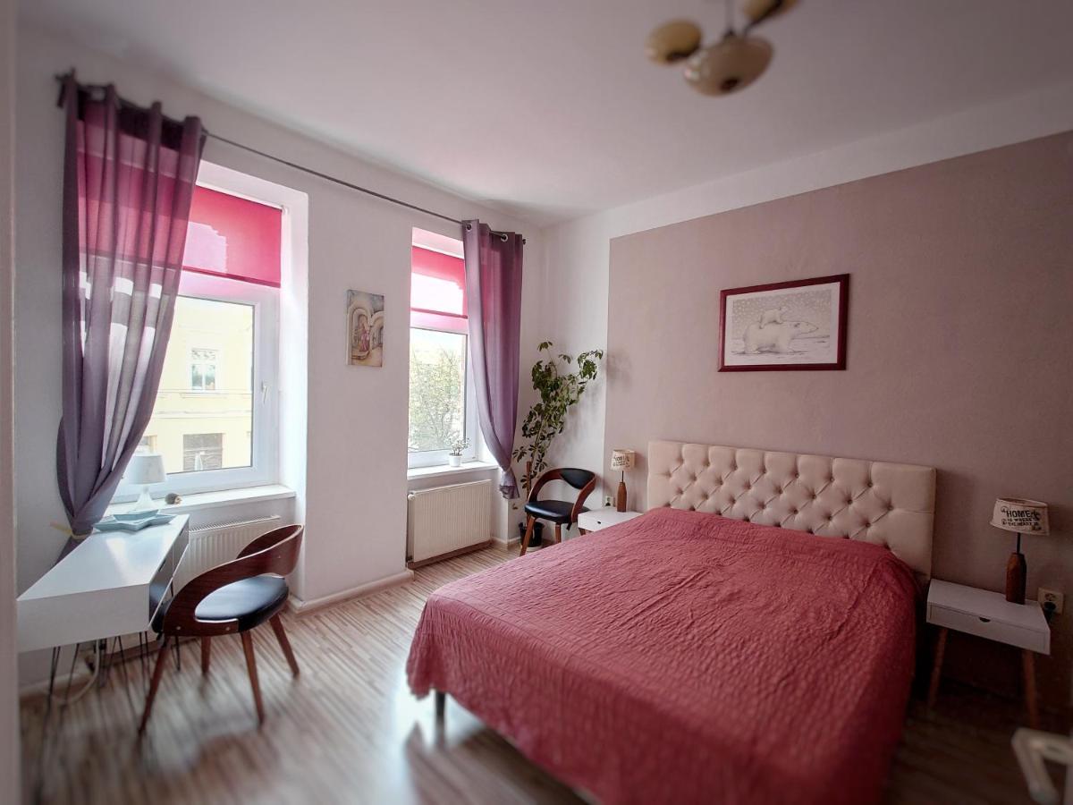 Flat In Neo Country Style Aus Gruenderzeit Bis 6 Person Appartement Leipzig Buitenkant foto