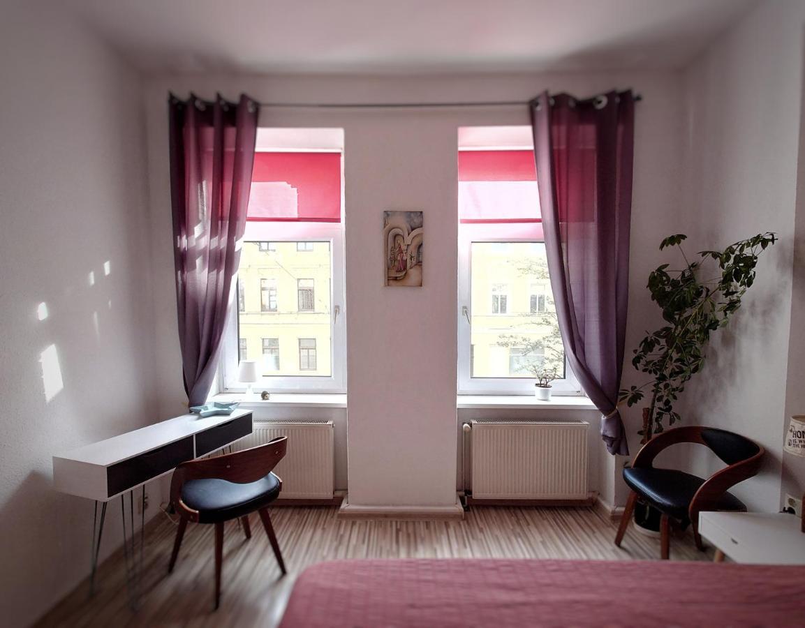 Flat In Neo Country Style Aus Gruenderzeit Bis 6 Person Appartement Leipzig Buitenkant foto