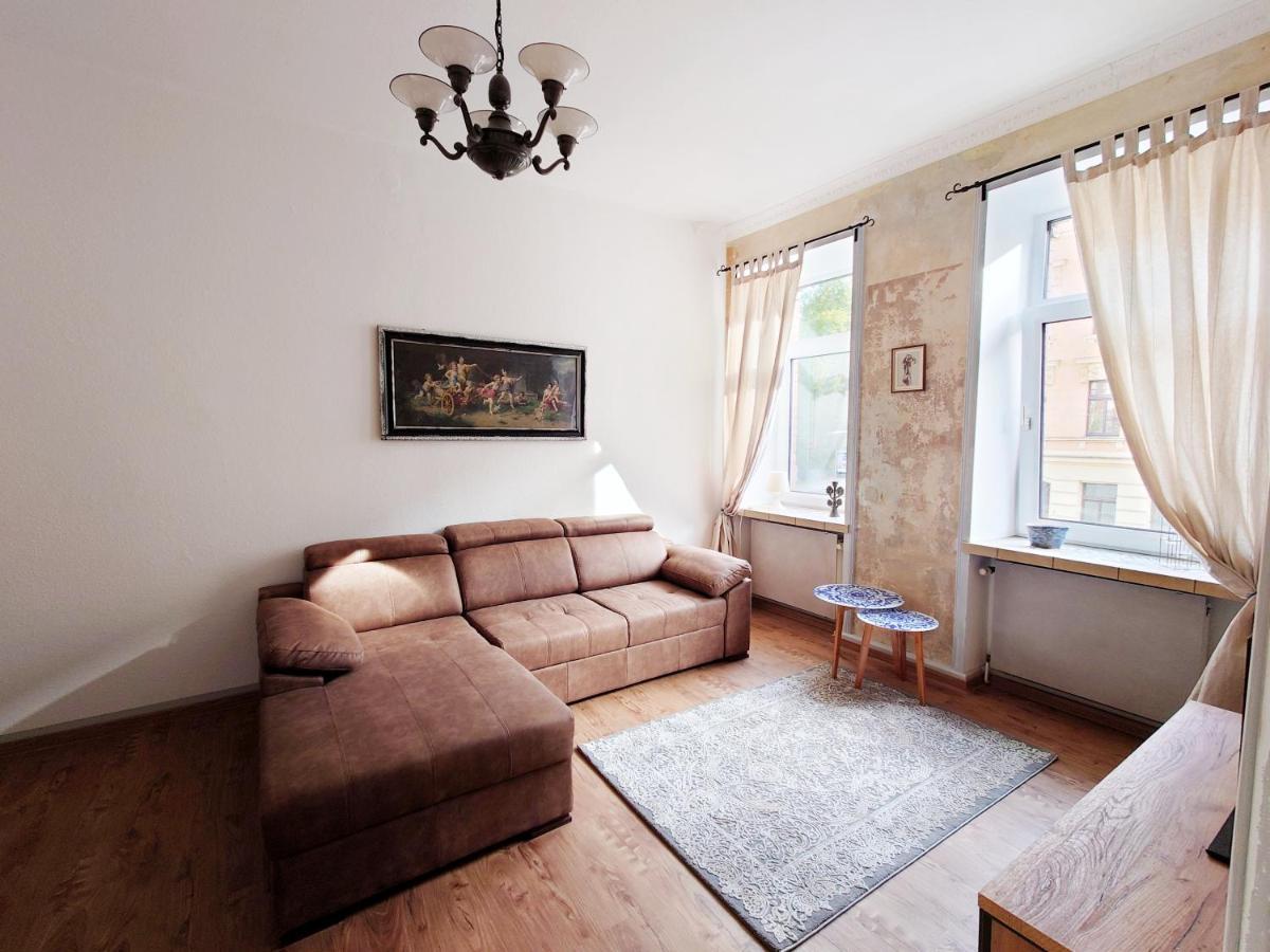 Flat In Neo Country Style Aus Gruenderzeit Bis 6 Person Appartement Leipzig Buitenkant foto