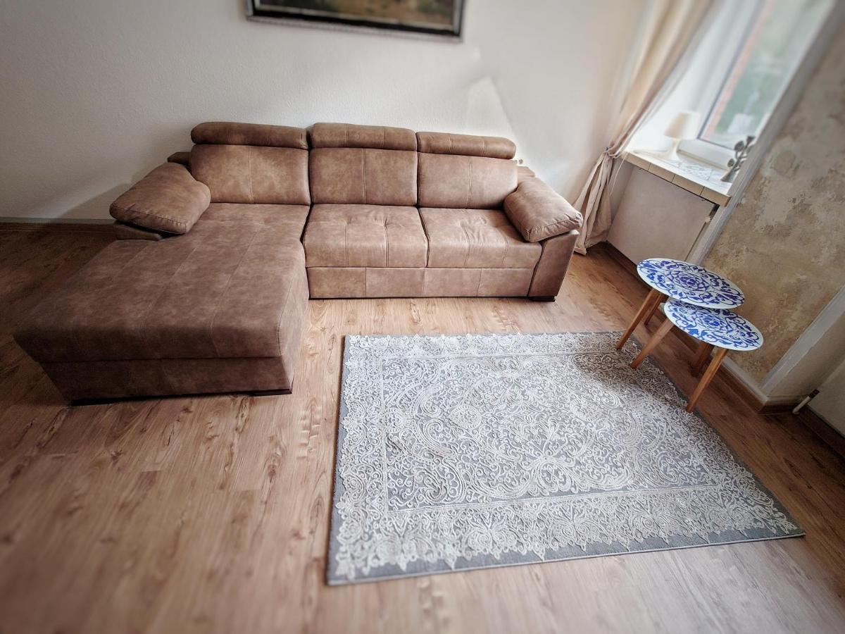 Flat In Neo Country Style Aus Gruenderzeit Bis 6 Person Appartement Leipzig Buitenkant foto