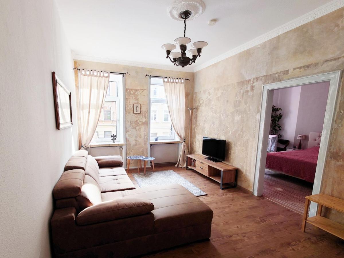 Flat In Neo Country Style Aus Gruenderzeit Bis 6 Person Appartement Leipzig Buitenkant foto