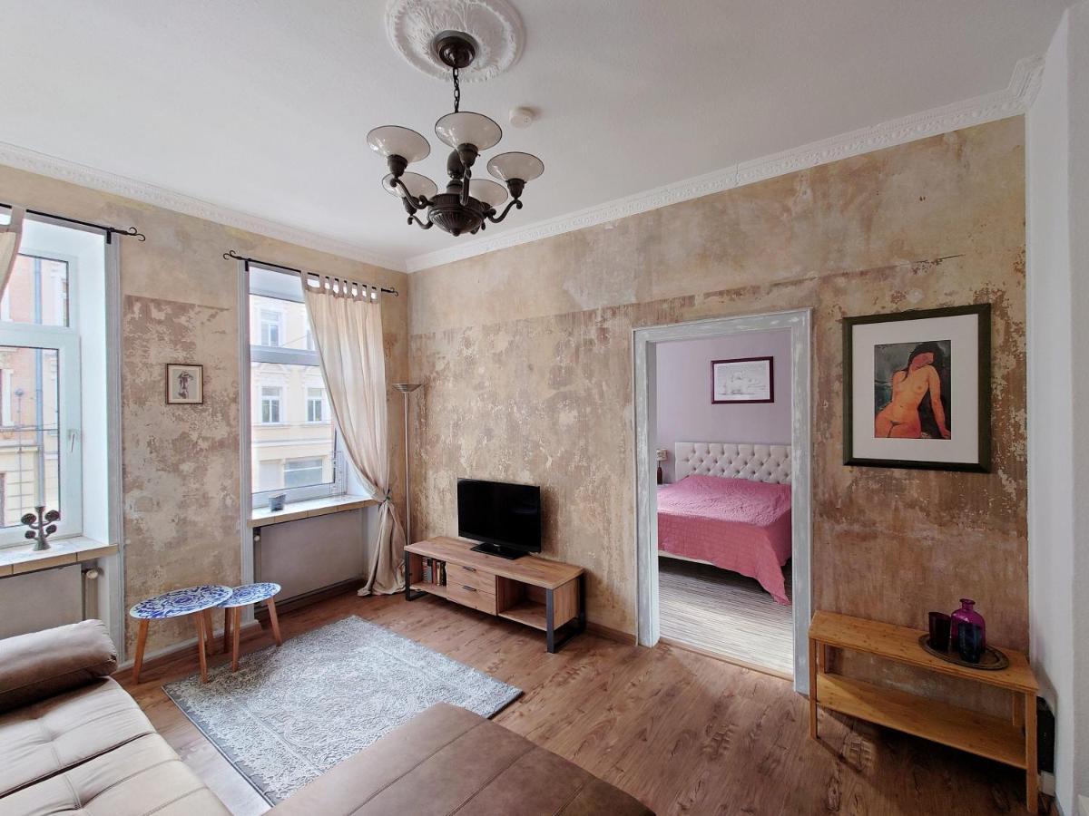 Flat In Neo Country Style Aus Gruenderzeit Bis 6 Person Appartement Leipzig Buitenkant foto