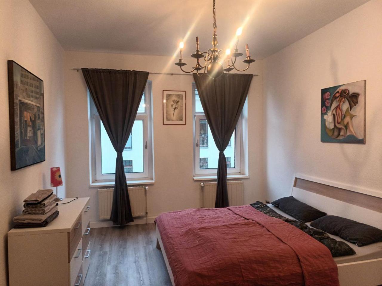 Flat In Neo Country Style Aus Gruenderzeit Bis 6 Person Appartement Leipzig Buitenkant foto