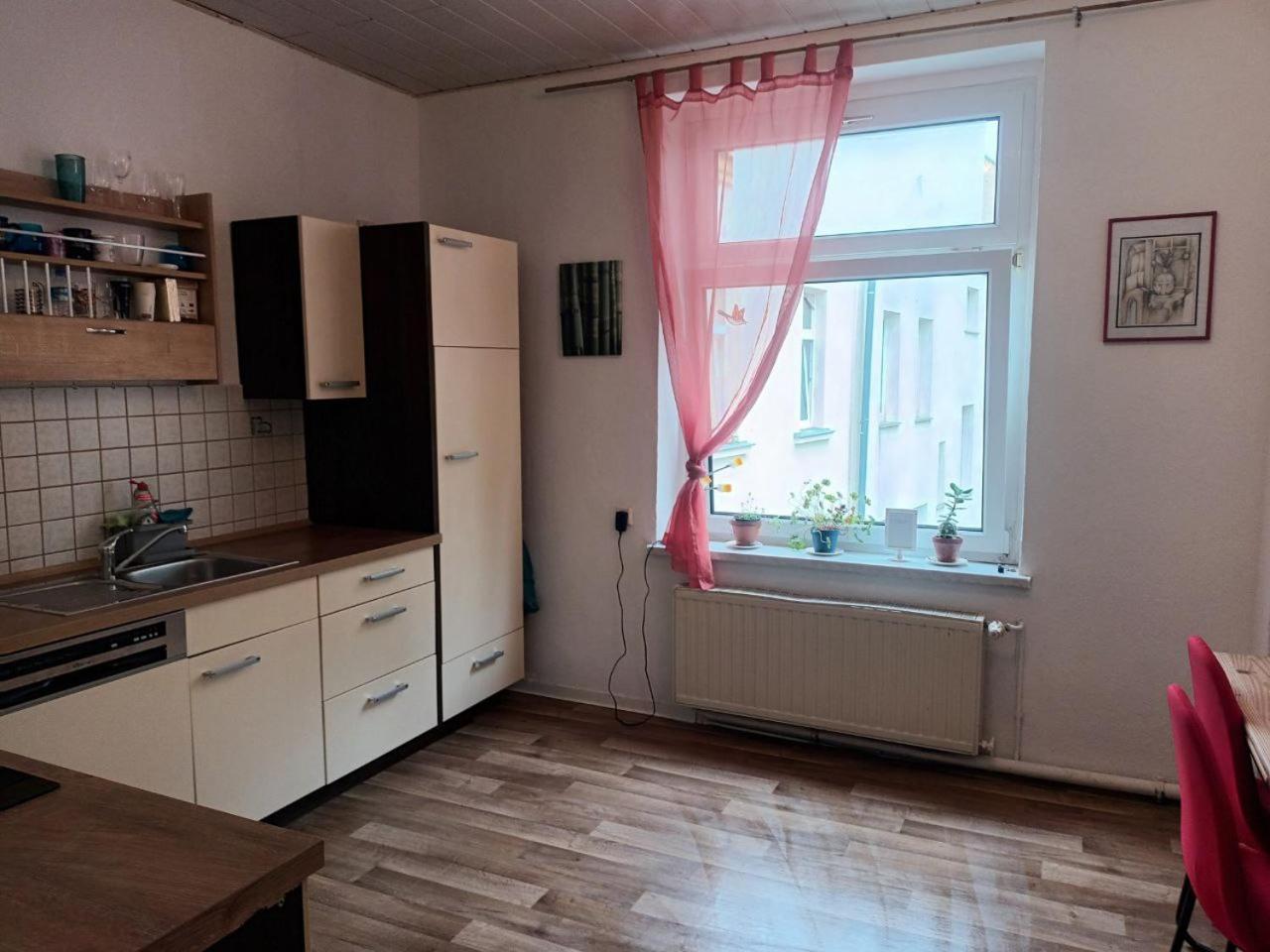 Flat In Neo Country Style Aus Gruenderzeit Bis 6 Person Appartement Leipzig Buitenkant foto