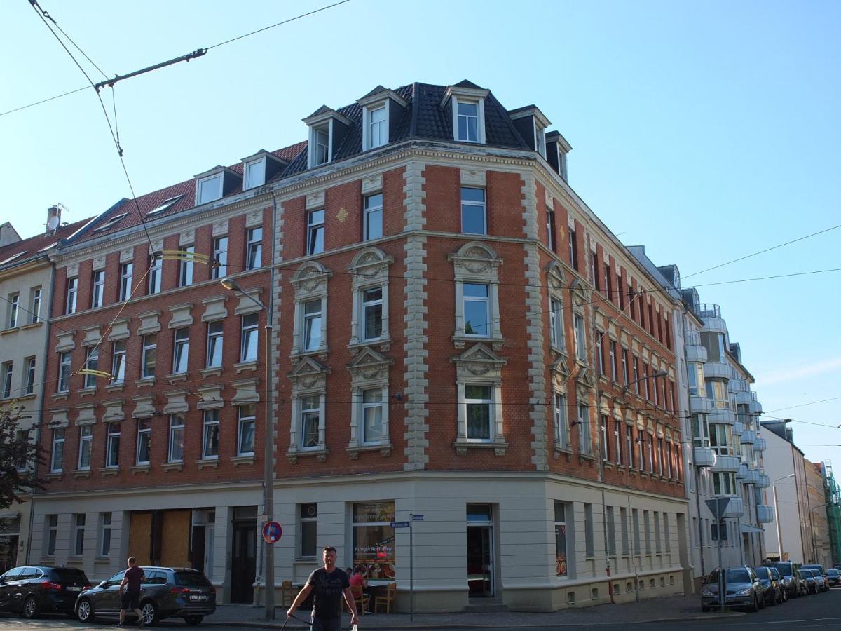 Flat In Neo Country Style Aus Gruenderzeit Bis 6 Person Appartement Leipzig Buitenkant foto